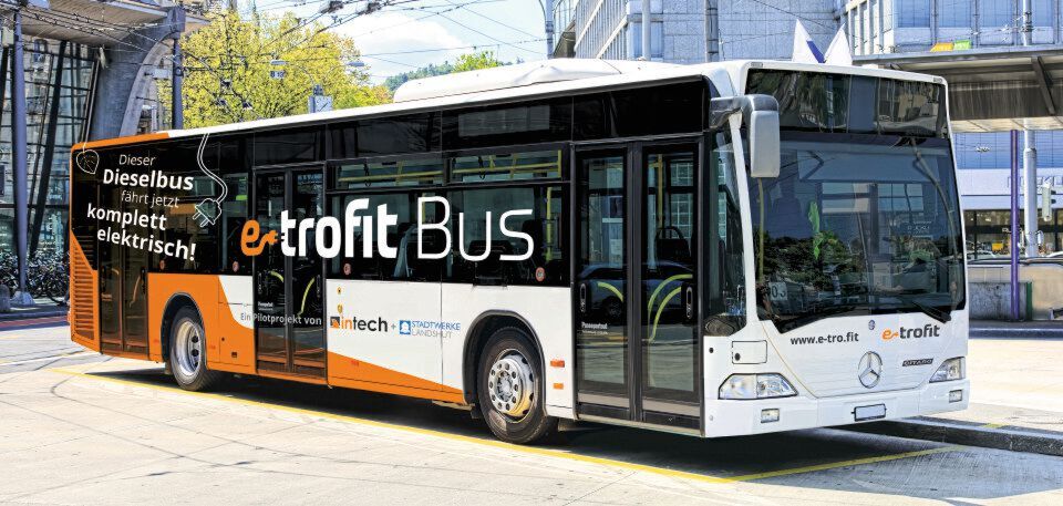 Fährt elektrisch statt mit Diesel: intech hat für die Stadtwerke Landshut einen 15 Jahre alten Citaro-Bus elektrifiziert. Fährt elektrisch statt mit Diesel: intech hat für die Stadtwerke Landshut einen 15 Jahre alten Citaro-Bus elektrifiziert.