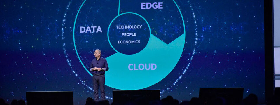 Antonio Neri, HPE-President und CEO, erläutert auf der hauseigenen Kongressmesse „HPE Discover“ in Madrid, an welchen Bereichen und Trends, sich die Company in den kommenden Jahren ausrichtet. Antonio Neri, HPE-President und CEO, erläutert auf der hauseigenen Kongressmesse „HPE Discover“ in Madrid, an welchen Bereichen und Trends, sich die Company in den kommenden Jahren ausrichtet.