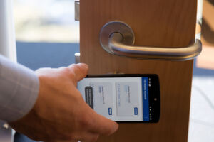 Die Mobile-Access-Nutzung bringt Unternehmen einen klaren Mehrwert hinsichtlich der Unternehmenssicherheit sowie des Benutzerkomforts Die Mobile-Access-Nutzung bringt Unternehmen einen klaren Mehrwert hinsichtlich der Unternehmenssicherheit sowie des Benutzerkomforts