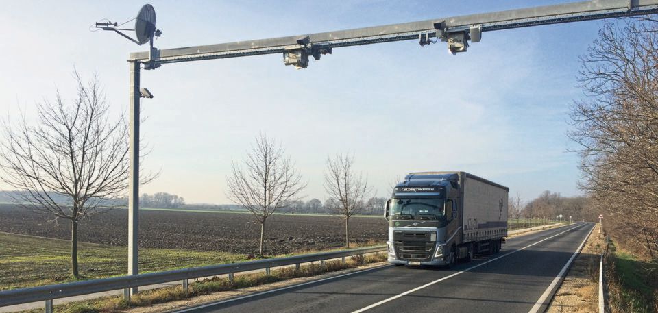 2018 ist in Ungarn landesweit ein System entstanden, um den Verkehr zu überwachen. Die Sensoren in der Fahrbahn kommen von Kistler. 2018 ist in Ungarn landesweit ein System entstanden, um den Verkehr zu überwachen. Die Sensoren in der Fahrbahn kommen von Kistler.