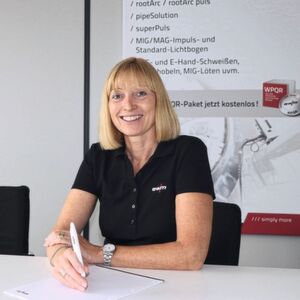 Susanne Szczesny-Oßing ist seit 1. Januar 2019 neue Präsidentin des DVS. Die Aufsichtsratsvorsitzende der EWM AG und die geschäftsführende Gesellschafterin der EWM Industry GmbH ist zugleich die erste Frau und die erste Kauffrau an der Spitze des technisch wissenschaftlichen Fachverbandes. Susanne Szczesny-Oßing ist seit 1. Januar 2019 neue Präsidentin des DVS. Die Aufsichtsratsvorsitzende der EWM AG und die geschäftsführende Gesellschafterin der EWM Industry GmbH ist zugleich die erste Frau und die erste Kauffrau an der Spitze des technisch wissenschaftlichen Fachverbandes.