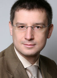 Controlware-Manager Adam Hufnagel sieht Cloud Computing als Wettbewerbsfaktor an. Controlware-Manager Adam Hufnagel sieht Cloud Computing als Wettbewerbsfaktor an.