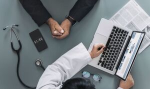 Die alte Patientendatei auf Papier gibt es schon lange nicht mehr. Die elektronische Speicherung und Verarbeitung von Daten ist nicht zuletzt in Krankenhäusern Alltag. Das Bundesministerium für Bildung und Forschung ist unter anderem in die Förderung von digitaler Medizintechnik involviert. Die alte Patientendatei auf Papier gibt es schon lange nicht mehr. Die elektronische Speicherung und Verarbeitung von Daten ist nicht zuletzt in Krankenhäusern Alltag. Das Bundesministerium für Bildung und Forschung ist unter anderem in die Förderung von digitaler Medizintechnik involviert.
