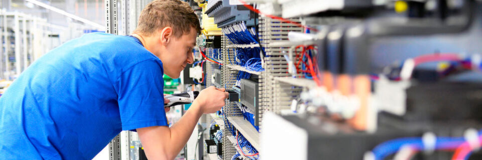 Welche Elektrotechnik-Berufe werden besonders häufig auf Google gesucht? Welche Elektrotechnik-Berufe werden besonders häufig auf Google gesucht?