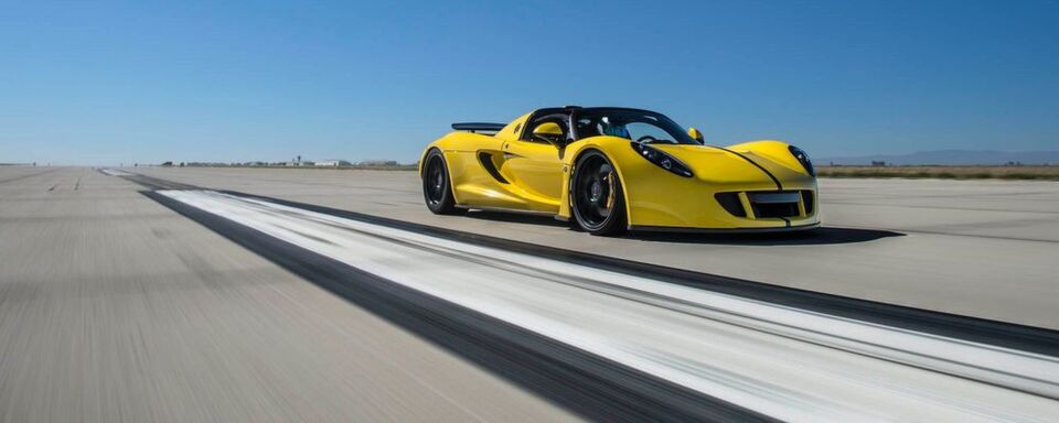 Mehr als 400 km/h schaffen nur wenige Serienfahrzeuge. Fünf der exklusiven Modelle stellen wir hier vor. Im Bild der Hennessey Venom GT. Mehr als 400 km/h schaffen nur wenige Serienfahrzeuge. Fünf der exklusiven Modelle stellen wir hier vor. Im Bild der Hennessey Venom GT.