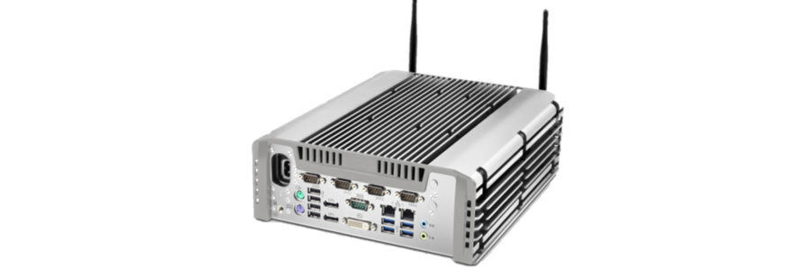 Das Smartcase-I720-Gehäuse von Fujitsu erfüllt die Vorgaben der Schutzklasse IP50 und ist damit vollkommen staubdicht. Die Kühlung erfolgt passiv über Heatpipes und Kühlrippen. Das Smartcase-I720-Gehäuse von Fujitsu erfüllt die Vorgaben der Schutzklasse IP50 und ist damit vollkommen staubdicht. Die Kühlung erfolgt passiv über Heatpipes und Kühlrippen.