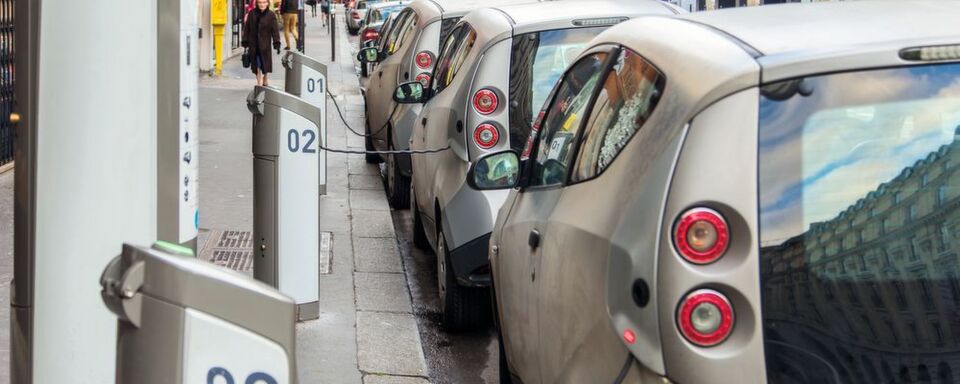 Der Einsatz von BEVs ist nur ein Teil des Antriebsmixes, mit dem die künftigen CO2-Ziele zu erreichen sind. Der Einsatz von BEVs ist nur ein Teil des Antriebsmixes, mit dem die künftigen CO2-Ziele zu erreichen sind.