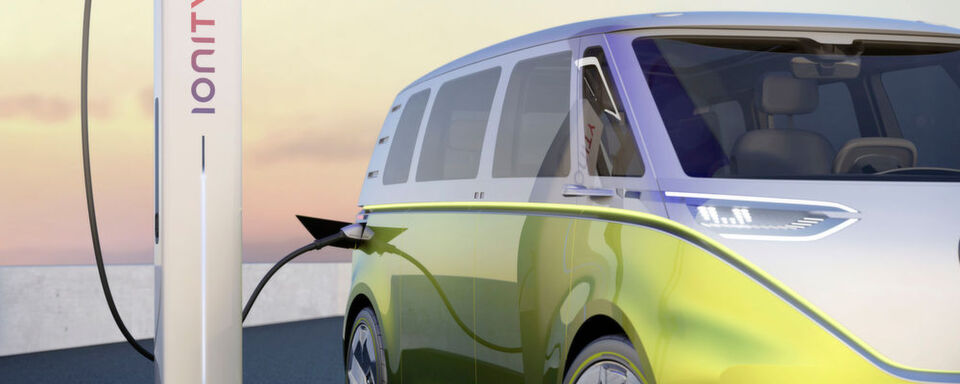 Elektromobilität ist eines der Megathemen für die Autoindustrie. Große Produktoffensiven haben nun einige der Autohersteller angekündigt. Elektromobilität ist eines der Megathemen für die Autoindustrie. Große Produktoffensiven haben nun einige der Autohersteller angekündigt.
