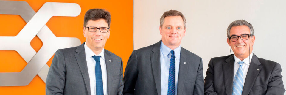 Technologievorstand Volker Bibelhausen, Vorstandssprecher Jörg Timmermann sowie Vertriebsvorstand José Carlos Álvarez Tobar (v.l.n.r.) sind aufgrund des starken Wachstums mit den Jahr 2018 sehr zufrieden. Technologievorstand Volker Bibelhausen, Vorstandssprecher Jörg Timmermann sowie Vertriebsvorstand José Carlos Álvarez Tobar (v.l.n.r.) sind aufgrund des starken Wachstums mit den Jahr 2018 sehr zufrieden.