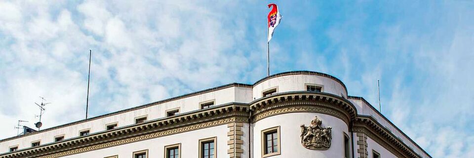 Der Koalitionsvertrag ist umfangreich, bietet aber wenig Neues. Auch in Hessen gilt es, erst einmal den Digitalisierungsrückstand aufzuholen Der Koalitionsvertrag ist umfangreich, bietet aber wenig Neues. Auch in Hessen gilt es, erst einmal den Digitalisierungsrückstand aufzuholen