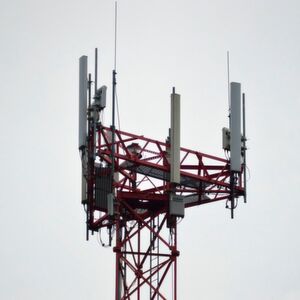 Campusnetze auf Mobilfunkbasis (später 5G) sollen in der der digitalen Fabrik eine wichtige Rolle spielen. Campusnetze auf Mobilfunkbasis (später 5G) sollen in der der digitalen Fabrik eine wichtige Rolle spielen.