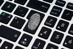 Die am weitesten verbreitete physiologische Methode im Bereich der Biometrie ist die Identifikation über den Fingerabdruck. Die am weitesten verbreitete physiologische Methode im Bereich der Biometrie ist die Identifikation über den Fingerabdruck.