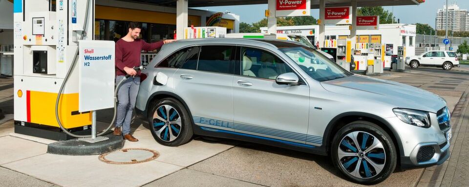 Ein Hersteller, der viel Potenzial in der Brennstoffzellentechnologie sieht, ist Daimler. Ein Hersteller, der viel Potenzial in der Brennstoffzellentechnologie sieht, ist Daimler.
