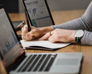 Das Marktforschungsinstitut Innofact befragte im Auftrag der Agentur Territory 300 Top-Manager aus dem Mittelstand zur Digitalisierung der Kommunikations- und Marketingaktivitäten. Das Marktforschungsinstitut Innofact befragte im Auftrag der Agentur Territory 300 Top-Manager aus dem Mittelstand zur Digitalisierung der Kommunikations- und Marketingaktivitäten.
