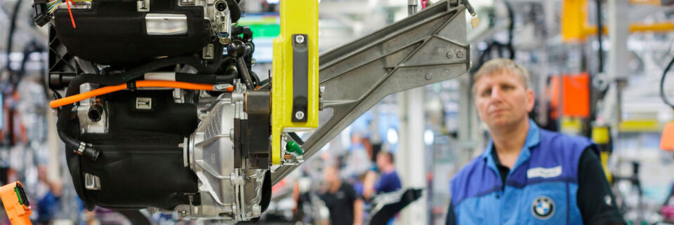 In seinem Leipziger-Werk hat BMW die Montage mit Smart-Shelf von Nextlap verbessert. In seinem Leipziger-Werk hat BMW die Montage mit Smart-Shelf von Nextlap verbessert.