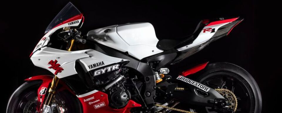 Die Yamaha YZF-R1 GYTR „20th Anniversary“ ist allein für den Rennstreckeneinsatz gemacht. Die Yamaha YZF-R1 GYTR „20th Anniversary“ ist allein für den Rennstreckeneinsatz gemacht.