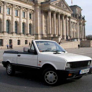Ein Exot, allerdings wohl mit beschränkter Fan-Gemeinde: Das Yugo Cabrio kam 1989 erstmals in Deutschland auf den Markt. Ein Exot, allerdings wohl mit beschränkter Fan-Gemeinde: Das Yugo Cabrio kam 1989 erstmals in Deutschland auf den Markt.