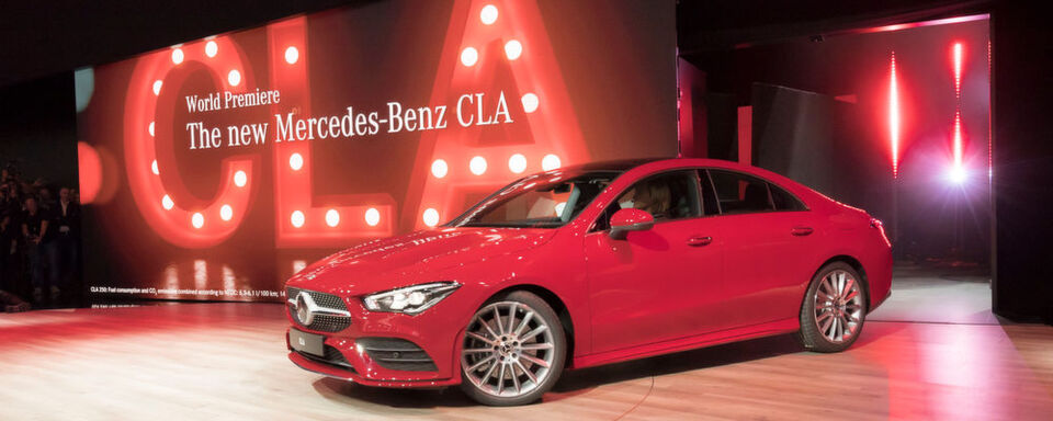Mercedes-Benz hat auf der CES in Las Vegas erstmalig die zweite Generation des CLA präsentiert. Mercedes-Benz hat auf der CES in Las Vegas erstmalig die zweite Generation des CLA präsentiert.