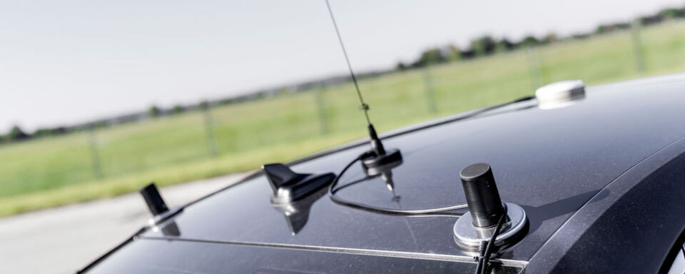 Argus, Elektrobit und NXP wollen eine Strategie entwickeln, um vernetzte Fahrzeuge vor Cyber-Angriffen zu schützen. Argus, Elektrobit und NXP wollen eine Strategie entwickeln, um vernetzte Fahrzeuge vor Cyber-Angriffen zu schützen.