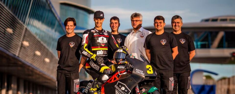 Lukas Tulovic wird 2019 für das Kiefer-Racing-Team in der Moto2-Weltmeisterschaft an den Start gehen. Lukas Tulovic wird 2019 für das Kiefer-Racing-Team in der Moto2-Weltmeisterschaft an den Start gehen.