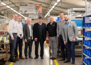 Maxon übernimmt Parvalux (v.l.): Jim Turner (Parvalux), Martin Pennock (Parvalux), Eugen Elmiger (CEO Maxon), Karl-Walter Braun (Verwaltungsratspräsident Maxon), Nick Spetch (Parvalux), Ed Formstone (Finance Parvalux), Paul Bascombe (Commercial Director Parvalux). Maxon übernimmt Parvalux (v.l.): Jim Turner (Parvalux), Martin Pennock (Parvalux), Eugen Elmiger (CEO Maxon), Karl-Walter Braun (Verwaltungsratspräsident Maxon), Nick Spetch (Parvalux), Ed Formstone (Finance Parvalux), Paul Bascombe (Commercial Director Parvalux).