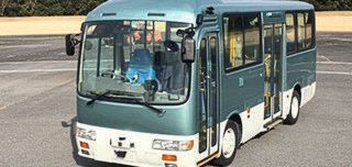 Auf der Strecke der JR Easts Bus Rapid Transit haben sieben Unternehmen Techniken untersucht, um autonom fahrende Busse auf öffentliche Straßen zu bringen. Auf der Strecke der JR Easts Bus Rapid Transit haben sieben Unternehmen Techniken untersucht, um autonom fahrende Busse auf öffentliche Straßen zu bringen.