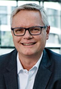 Donald Badoux, Managing Director bei Equinix Deutschland, möchte Hamburg zu einem „Tor zur digitalen Welt“ machen. Donald Badoux, Managing Director bei Equinix Deutschland, möchte Hamburg zu einem „Tor zur digitalen Welt“ machen.