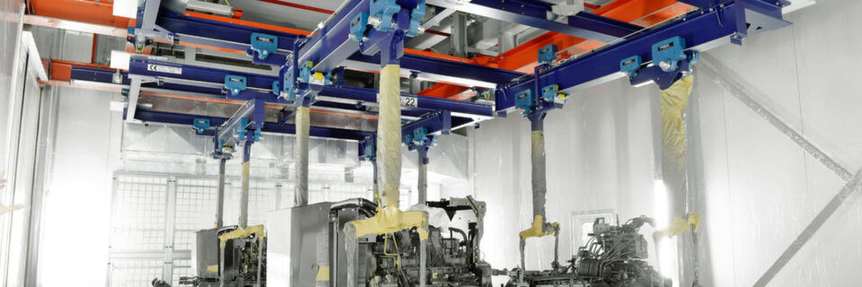 Shuttle-System in der Lackieranlage: Sie bietet Raum für 40 Warenträger mit max. 600 t. Diese Systeme hat Schierholz nun im Programm – durch die Übernahme von KJ. Shuttle-System in der Lackieranlage: Sie bietet Raum für 40 Warenträger mit max. 600 t. Diese Systeme hat Schierholz nun im Programm – durch die Übernahme von KJ.