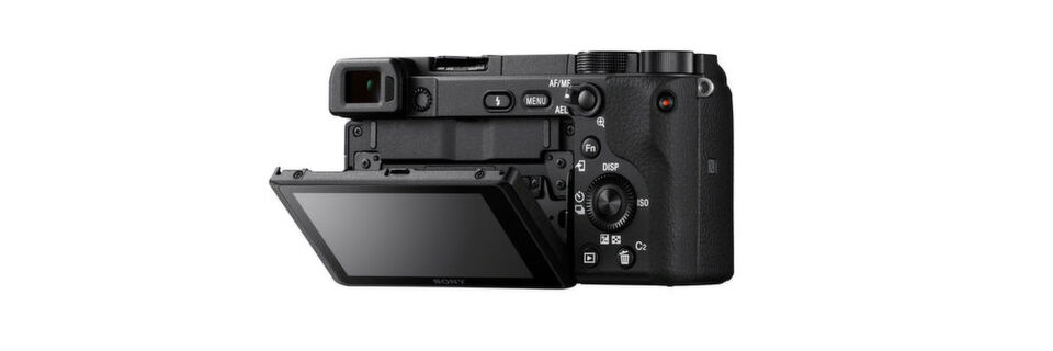 Ein um 180 Grad neigbares LCD-Display mit Touchscreen soll Selfies und die Bedienung erleichtern. Ein um 180 Grad neigbares LCD-Display mit Touchscreen soll Selfies und die Bedienung erleichtern.