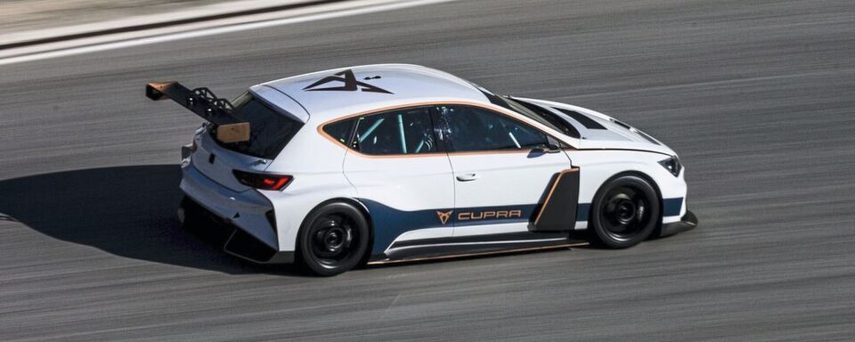 Der Cupra e-Racer ist der erste Tourenwagen, der die Anforderungen für eine Teilnahme an der neuen E-TCR erfüllt. Der Cupra e-Racer ist der erste Tourenwagen, der die Anforderungen für eine Teilnahme an der neuen E-TCR erfüllt.