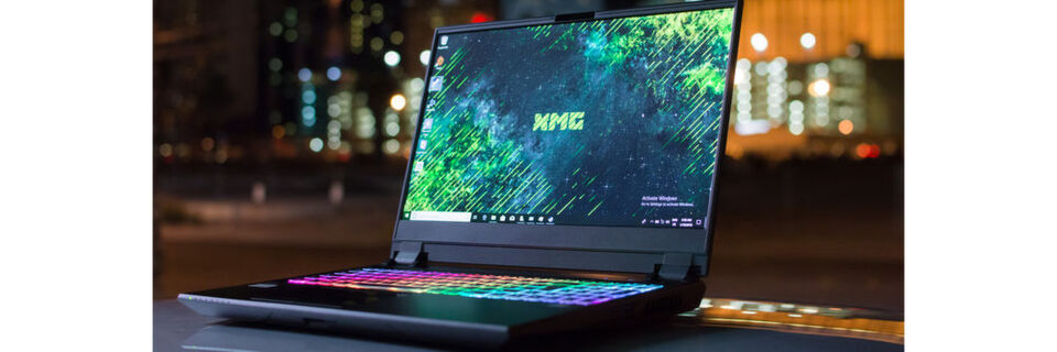 Bunte Farben passen zu Las Vegas: Zu den kommenden Gaming-Neuheiten von Schneker gehört das XMG Pro 15 mit Geforce-RTX-Grafik und natürlich RGB-Beleuchtung für das Keyboard. Bunte Farben passen zu Las Vegas: Zu den kommenden Gaming-Neuheiten von Schneker gehört das XMG Pro 15 mit Geforce-RTX-Grafik und natürlich RGB-Beleuchtung für das Keyboard.