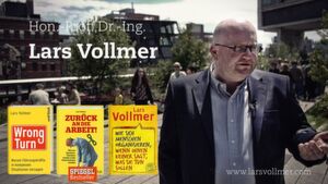 Was ist der natürliche Organisationszustand des Menschen? Der gelernte Ingenieur und Buchautor Dr. Lars Vollmer referierte in seiner Keynote auf dem ESE-Kongress 2018 über wirklich agile Führungsprozesse – und den teils absurden, teils überraschenden Erkenntnissen de entstehen, wenn starre Führungsstile auf flexible Modelle treffen. Was ist der natürliche Organisationszustand des Menschen? Der gelernte Ingenieur und Buchautor Dr. Lars Vollmer referierte in seiner Keynote auf dem ESE-Kongress 2018 über wirklich agile Führungsprozesse – und den teils absurden, teils überraschenden Erkenntnissen de entstehen, wenn starre Führungsstile auf flexible Modelle treffen.