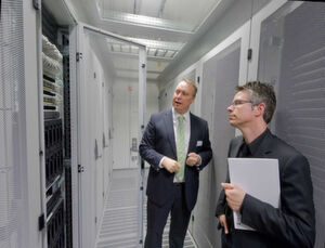 Sven Klindworth, Head of IT & UCC Solutions bei BT Germany, führt durch „sein“ Datacenter in Frankfurt-Sossenheim. Sven Klindworth, Head of IT & UCC Solutions bei BT Germany, führt durch „sein“ Datacenter in Frankfurt-Sossenheim.