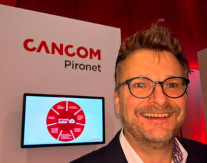 „Bei OpenShift und OpenStack kein Vendor-Lock-In!“ sagt Volker Müller, Director Sales & Solutioning Cancom Synaix Illustration. „Bei OpenShift und OpenStack kein Vendor-Lock-In!“ sagt Volker Müller, Director Sales & Solutioning Cancom Synaix Illustration.