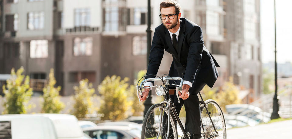 Immer mehr Unternehmen versuchen, ihren Mitarbeiter zumindest den teilweißen Umstieg aufs Fahrrad schmackhaft zu machen. Immer mehr Unternehmen versuchen, ihren Mitarbeiter zumindest den teilweißen Umstieg aufs Fahrrad schmackhaft zu machen.