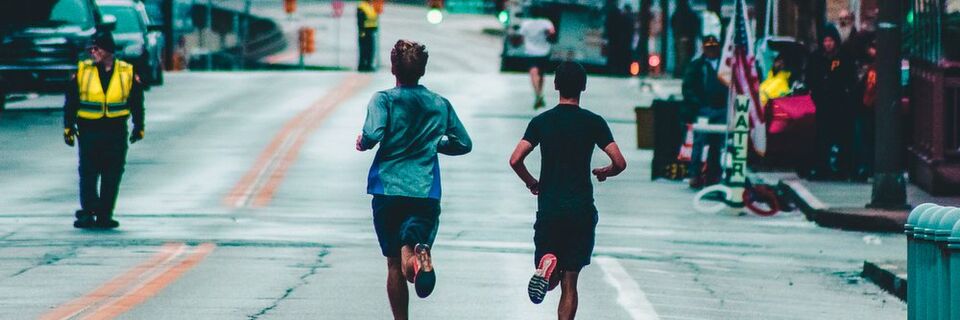 Wie sollten Unternehmen die Digitale Transformation angehen? Die einzelnen Etappen dieses digitalen Marathons beschreiben wir in dieser vierteiligen Artikelserie. Wie sollten Unternehmen die Digitale Transformation angehen? Die einzelnen Etappen dieses digitalen Marathons beschreiben wir in dieser vierteiligen Artikelserie.