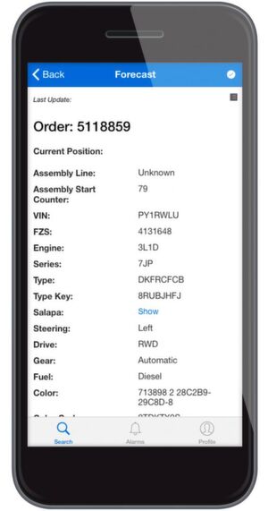 Mit der App können die Mitarbeiter den Weg eines Fahrzeugs durch die Produktion verfolgen und nachvollziehen ob dazu ein kritischer Produktionsschritt erforderlich ist. Mit der App können die Mitarbeiter den Weg eines Fahrzeugs durch die Produktion verfolgen und nachvollziehen ob dazu ein kritischer Produktionsschritt erforderlich ist.