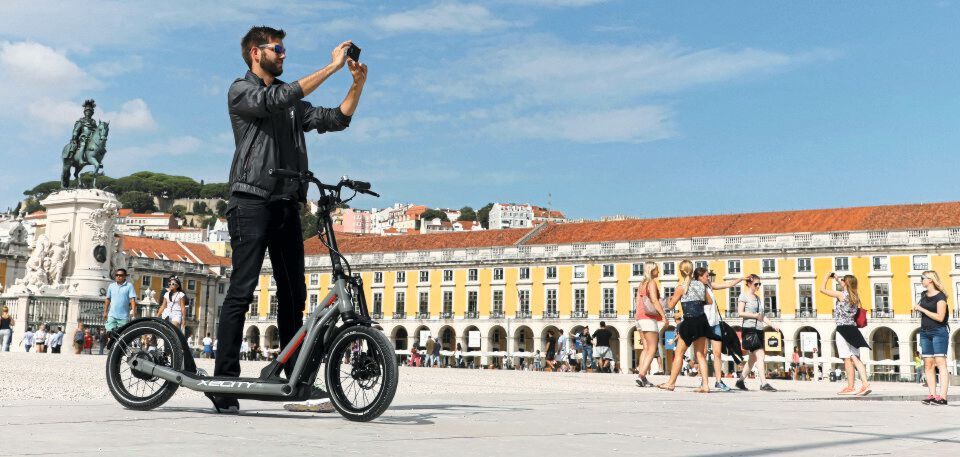 X2City von BMW: der erste elektrische Tretroller mit Zulassung X2City von BMW: der erste elektrische Tretroller mit Zulassung