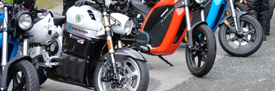 Immer mehr E-Motorräder mit einer Bordspannung von über 60 VDC kommen auf den Markt. Immer mehr E-Motorräder mit einer Bordspannung von über 60 VDC kommen auf den Markt.