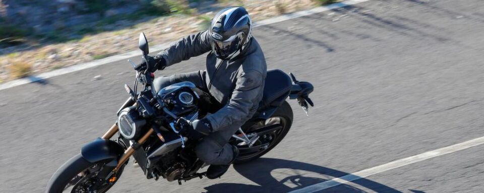 Neu an der CB 650R ist auch das Fahrwerk. Neu an der CB 650R ist auch das Fahrwerk.