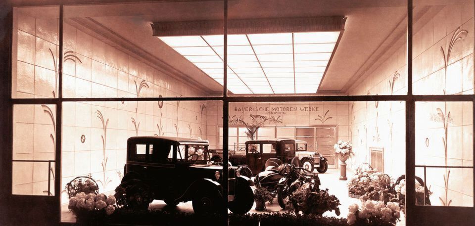 In diesem Showroom präsentierte BMW anno 1929 seine Produkte in der damaligen Reichshauptstadt Berlin. In diesem Showroom präsentierte BMW anno 1929 seine Produkte in der damaligen Reichshauptstadt Berlin.