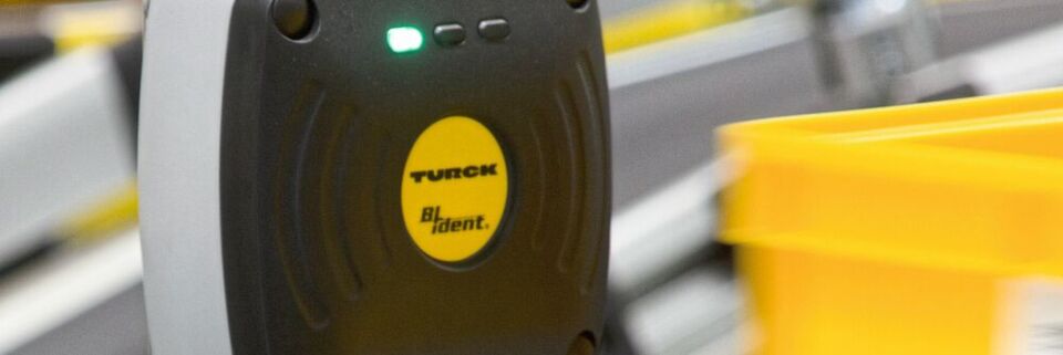Logistik und Intraglogistik setzten bei RFID-Identifikationslösungen auf die UHF-Technologie, die im Vergeich zu HF höhere Reichweiten erzielt. Logistik und Intraglogistik setzten bei RFID-Identifikationslösungen auf die UHF-Technologie, die im Vergeich zu HF höhere Reichweiten erzielt.