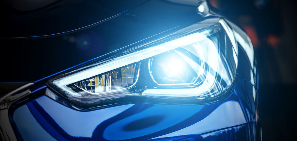 Moderene LED-Scheinwerfer bringen das Licht nicht auf nur noch auf die Straße. Sie lassen sich pixelgenau ansteuern und sind künftig mit der Cloud verbunden (Symbolbild). Moderene LED-Scheinwerfer bringen das Licht nicht auf nur noch auf die Straße. Sie lassen sich pixelgenau ansteuern und sind künftig mit der Cloud verbunden (Symbolbild).