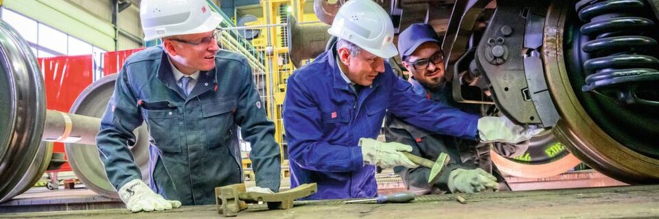 Austausch: Über 50.000 Güterwagen von DB Cargo sind schon mit „Flüsterbremsen“ ausgerüstet worden. Der Schienenlärm soll so bis 2020 halbiert werden. Austausch: Über 50.000 Güterwagen von DB Cargo sind schon mit „Flüsterbremsen“ ausgerüstet worden. Der Schienenlärm soll so bis 2020 halbiert werden.