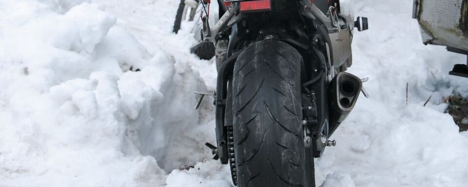 Motorräder sollten professionell auf die Überwinterung vorbereitet werden. Motorräder sollten professionell auf die Überwinterung vorbereitet werden.