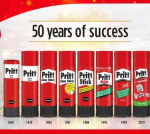 Der Pritt-Stift feiert seinen 50. Geburstag! Henkel erklärt, dass man diesen tropffreien Klebstoffspender speziell für Kinder entwickelt hat. Nicht zuletzt stehe der Jubilar als ein Produkt im Rampenlicht, das jungen Talenten zur Umsetzung ihrer Designideen in Schule und Freizeit verholfen habe. Der Pritt-Stift feiert seinen 50. Geburstag! Henkel erklärt, dass man diesen tropffreien Klebstoffspender speziell für Kinder entwickelt hat. Nicht zuletzt stehe der Jubilar als ein Produkt im Rampenlicht, das jungen Talenten zur Umsetzung ihrer Designideen in Schule und Freizeit verholfen habe.