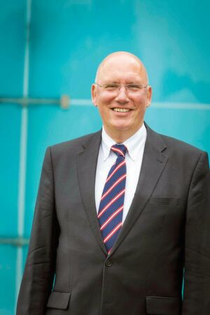 Prof. Michael Schenk, Head of the Fraunhofer IFF Institute, believes that warehouse technology is one of the potential application areas for Big Data technologies. Prof. Michael Schenk, Head of the Fraunhofer IFF Institute, believes that warehouse technology is one of the potential application areas for Big Data technologies.
