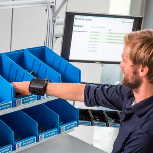 An RFID wristband developed by Fraunhofer IFF for Processes in Intralogistics illustrates how information for Big Data systems can be collected. An RFID wristband developed by Fraunhofer IFF for Processes in Intralogistics illustrates how information for Big Data systems can be collected.