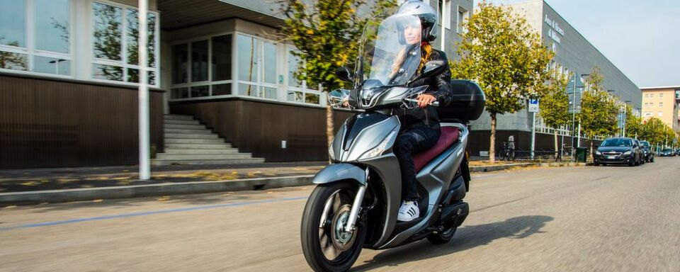 Neu im Programm der Kymco-Händler: der New People 150i ABS. Neu im Programm der Kymco-Händler: der New People 150i ABS.