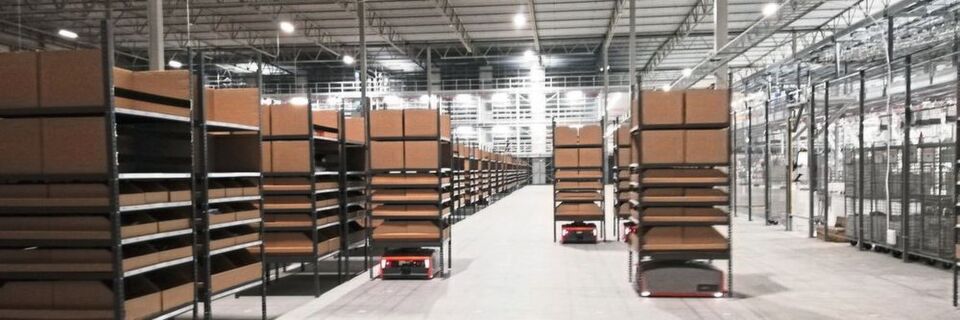 Das KI-fähige Robotiksystem Butler von GreyOrange beschleunigt die Lieferzeit bei Zalando. Das KI-fähige Robotiksystem Butler von GreyOrange beschleunigt die Lieferzeit bei Zalando.